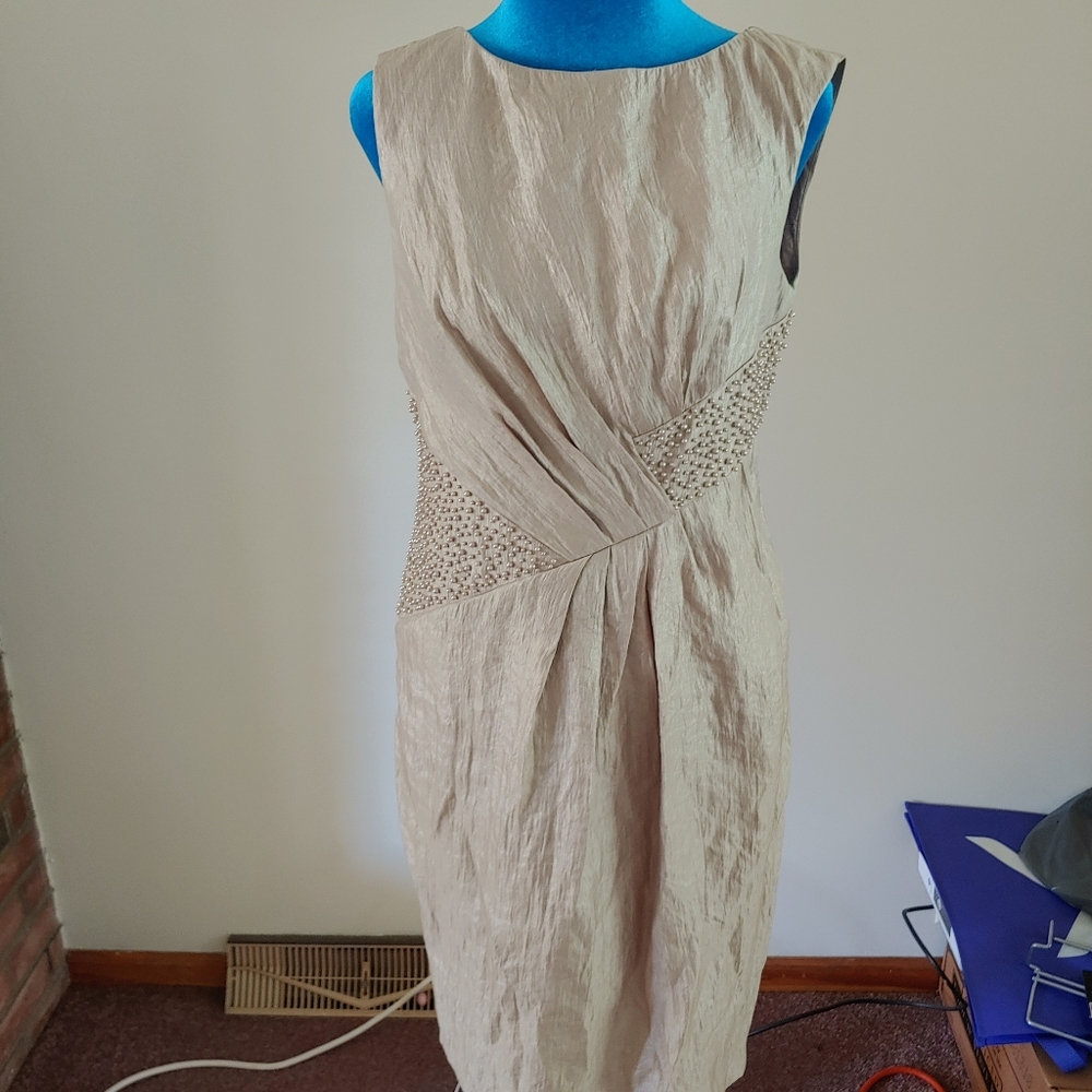 Adrianna Papell Ivory Sleeveless Midi Dress size 6